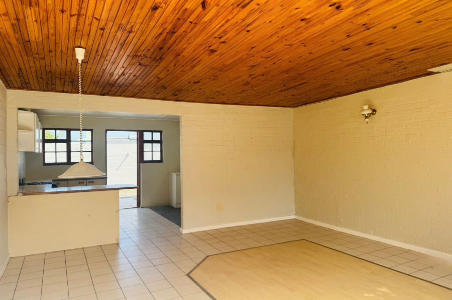 3 Bedroom Property for Sale in Sandbaai Western Cape
